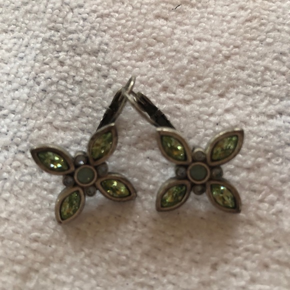 Earrings - Picture 1 of 2